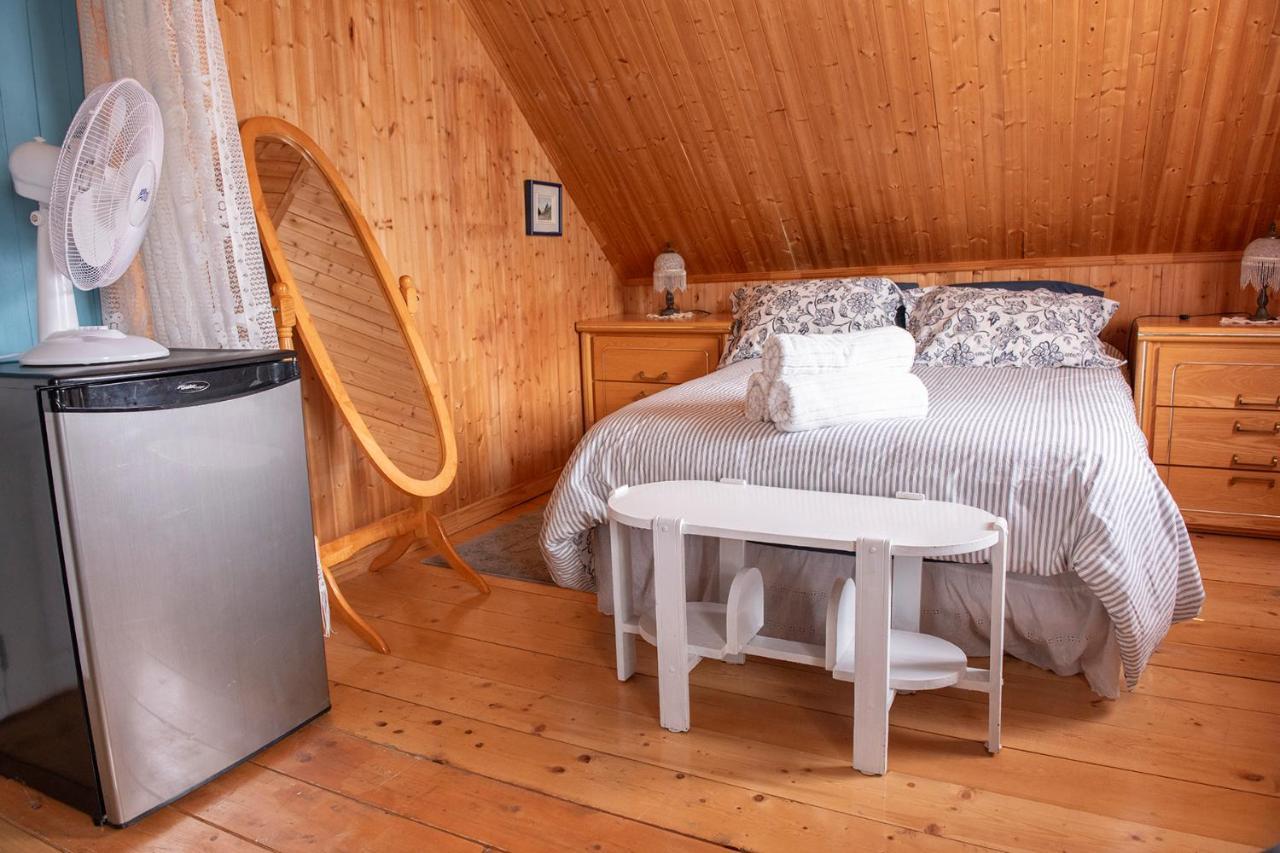 Bed & Cafe Petit Papillon Bed & Breakfast Grandes-Bergeronnes Exterior photo