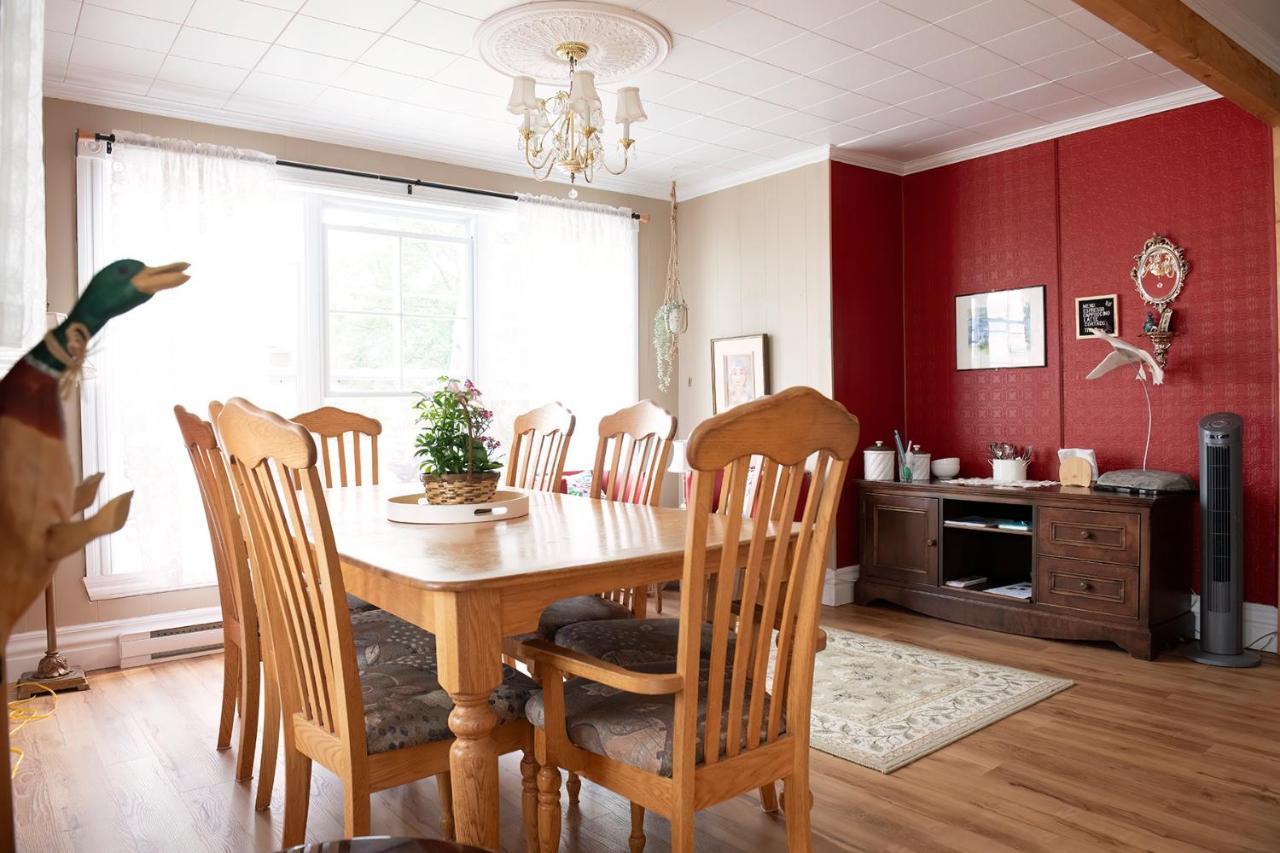 Bed & Cafe Petit Papillon Bed & Breakfast Grandes-Bergeronnes Exterior photo
