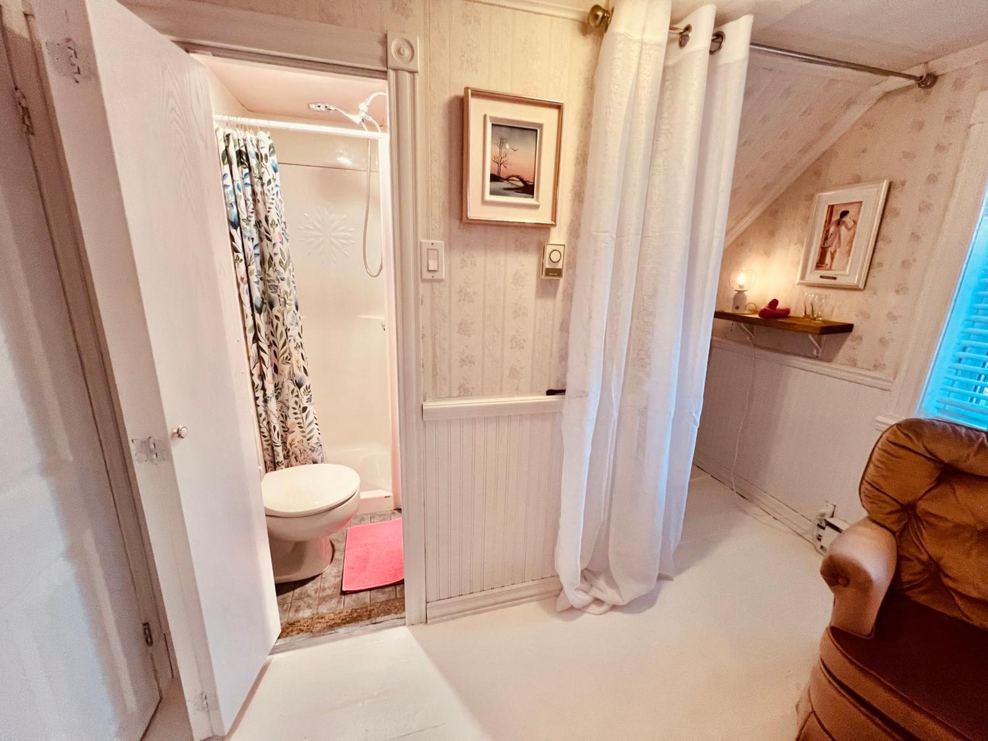 Bed & Cafe Petit Papillon Bed & Breakfast Grandes-Bergeronnes Room photo