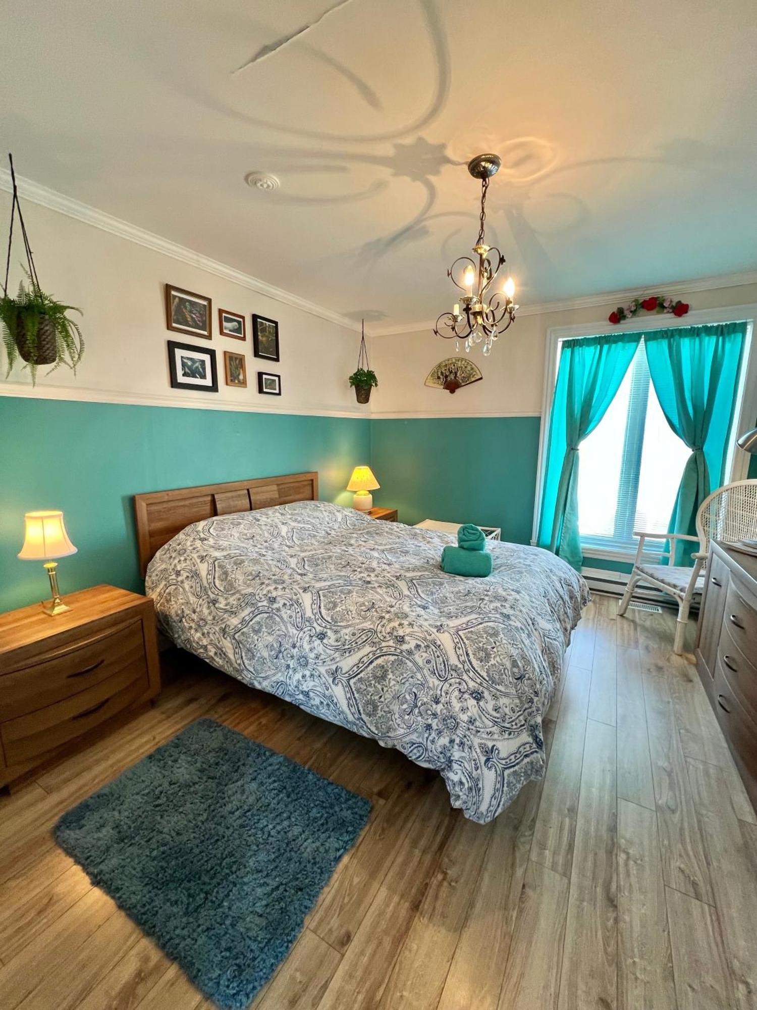 Bed & Cafe Petit Papillon Bed & Breakfast Grandes-Bergeronnes Exterior photo